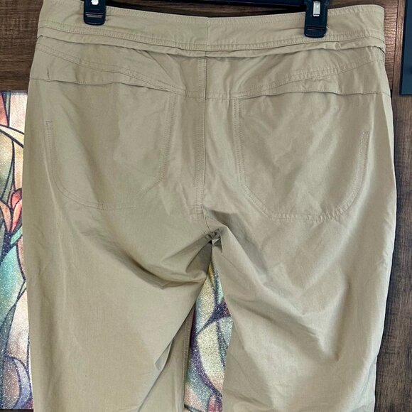 Mountain Hardware Hiking/Camping Pants Khaki 12 / 44 NWOT - Picture 2 of 12